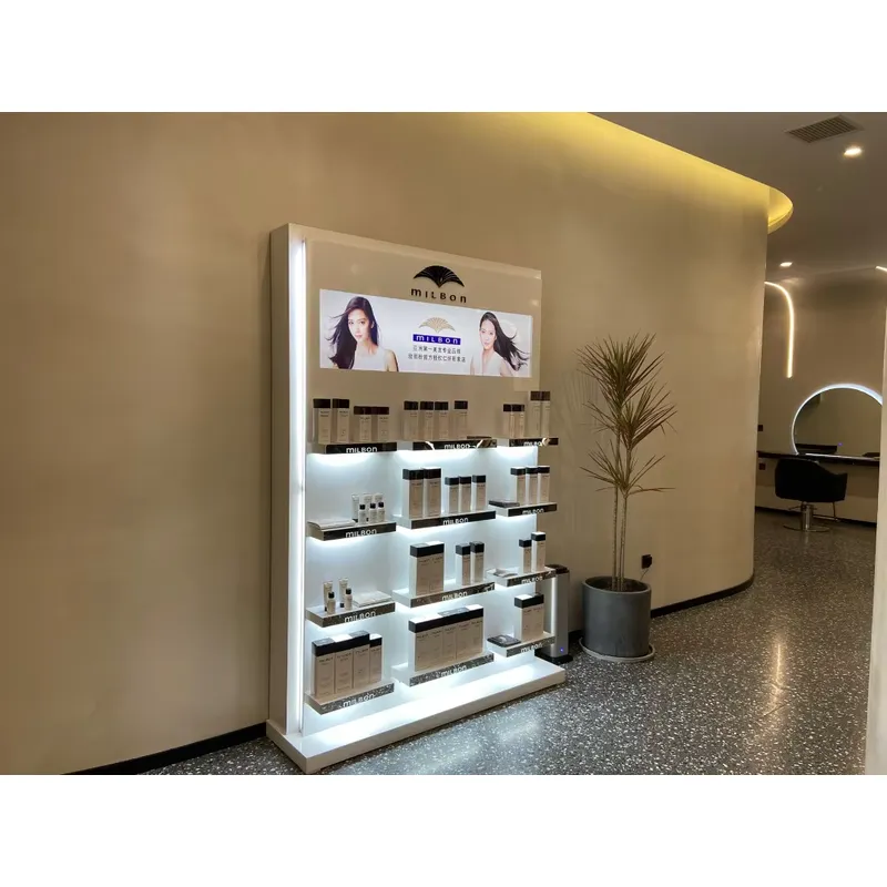 Étagères de présentation pour  - Interior Design Nail Salon avis et prix