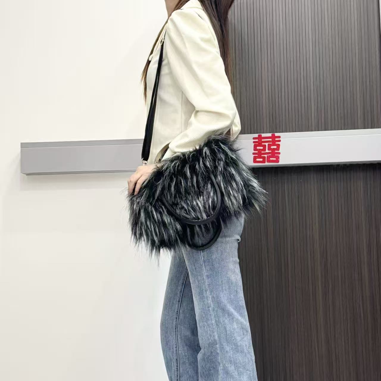 Sac à main en fausse fourrure  - Interior Design Warm avis et prix